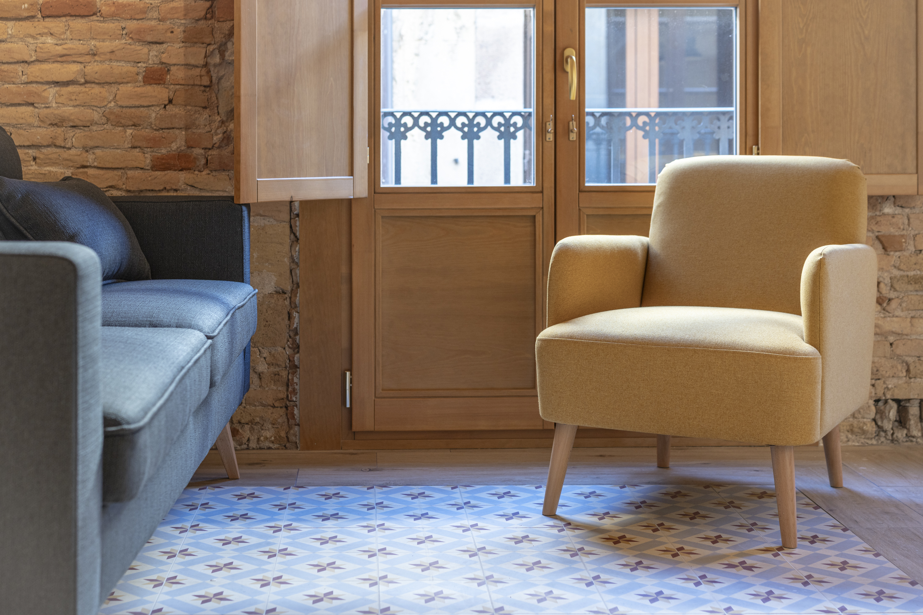 Zona de estar confortable en el Barrio Gótico
