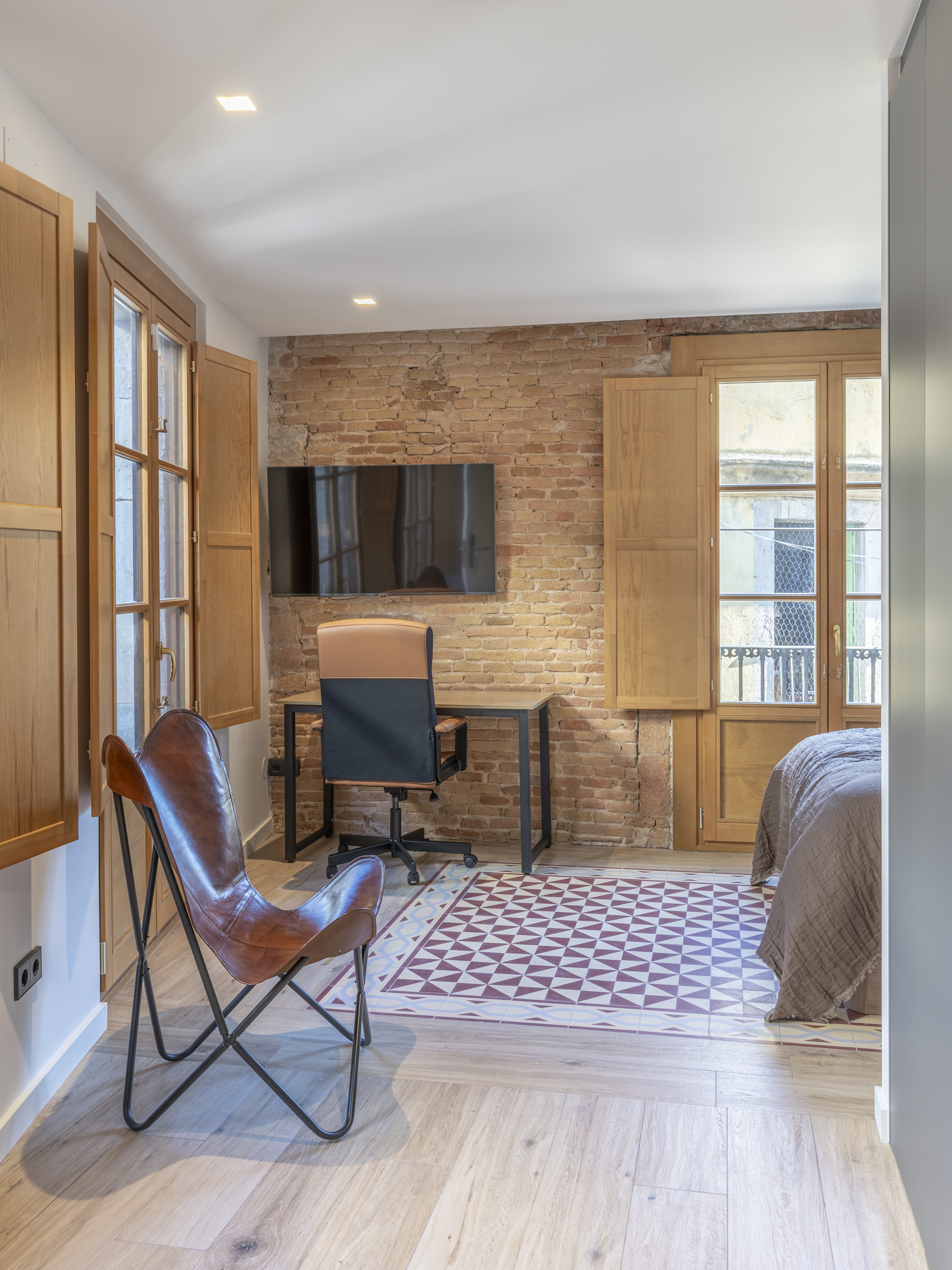 Estudio Gothic I con cocina y baño privado, escritorio y Smart TV